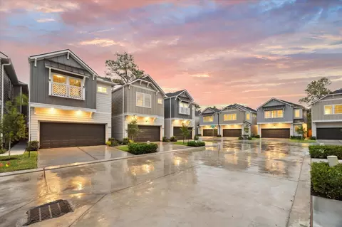 5215 Amber Sunrise Dr, Houston, TX 77018