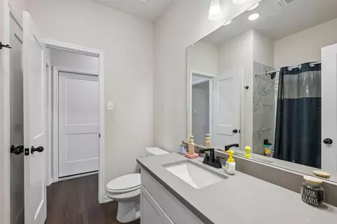 Bath - 716 Killam Dr, Temple, TX 76502 photo 2 of 3