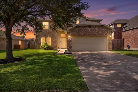 9114 Creekside Ct, Hitchcock, TX 77563