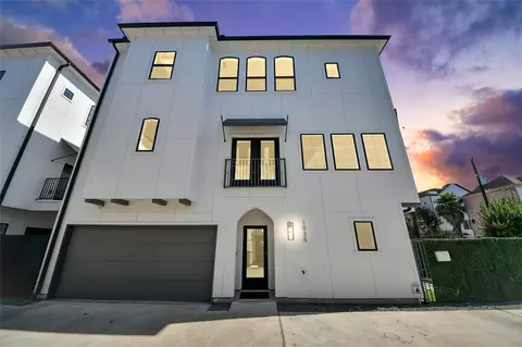 1035 W 24th St, Houston, TX 77008