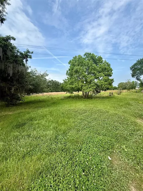 33 N County Road 2066, Liberty, TX 77575