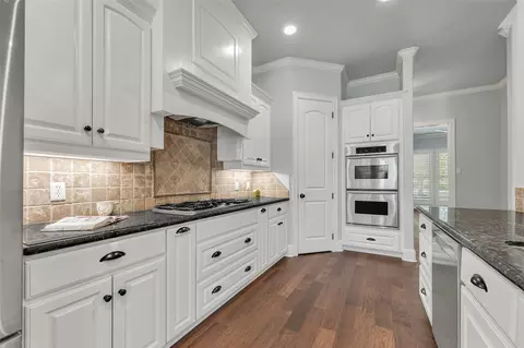 Kitchen - 4301 Willowick Dr, Bryan, TX 77802 photo 4 of 5