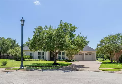 Exterior - 4301 Willowick Dr, Bryan, TX 77802 photo 2 of 6
