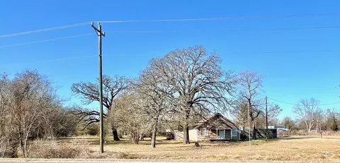 592 Burr Rd, Madisonville, TX 77864