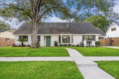 8011 Meadowcroft Dr, Houston, TX 77063