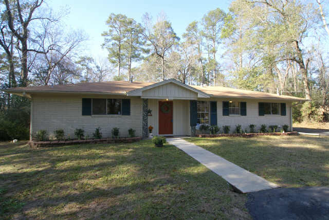 13845 Yupon Dr, Conroe, TX 77304 photo 1