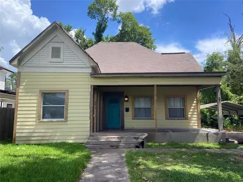 1202 Pine Ave, Orange, TX 77630