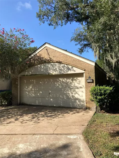 1836 Veranda Dr, West Columbia, TX 77486
