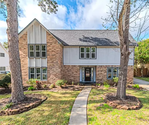 8211 Riverglade Dr, Houston, TX 77095