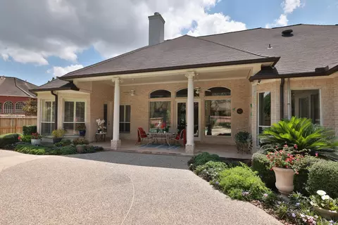 Exterior - 6610 Radley Dr, Spring, TX 77379 photo 6 of 11