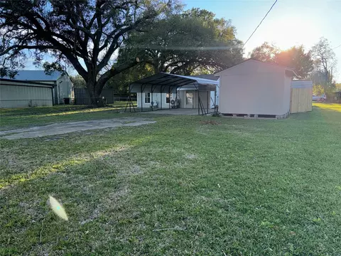406 S 7th St, Alvin, TX 77511