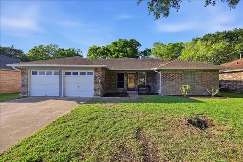 9420 Gross St, Beaumont, TX 77707