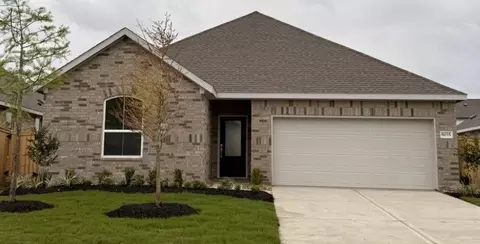 8035 Topaz Ridge Dr, Angleton, TX 77515