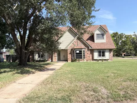 113 Buttercup Street St, Lake Jackson, TX 77566