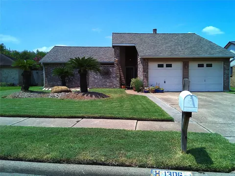 1306 Canyon Springs Dr, La Porte, TX 77571