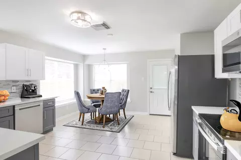 9838 Bobolink Dr, Conroe, TX 77385