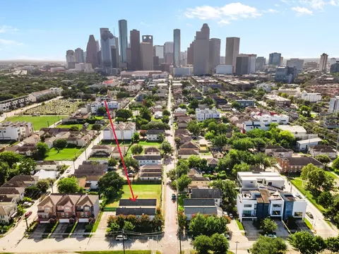 1620 Andrews St, Houston, TX 77019