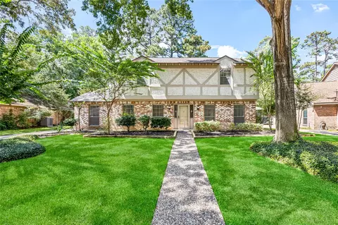 5702 Vestavia Dr, Houston, TX 77069