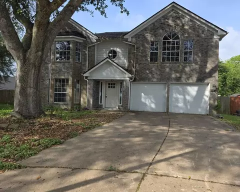 129 Corral Ct, Angleton, TX 77515