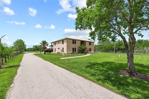 523 Moore Bar Rd, Rosenberg, TX 77471