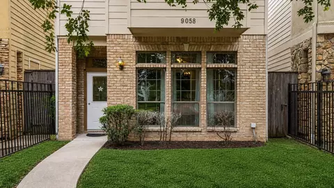 9036 Lakes At 610 Dr, Houston, TX 77054