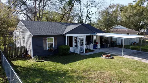 603 Briarwood Dr, Baytown, TX 77520