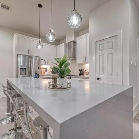 5606 Canal St, Houston, TX 77011