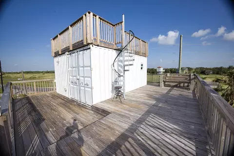 4016 Las Palmas St, Galveston, TX 77554