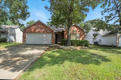 2007 Northampton Dr, Conroe, TX 77303 photo 1