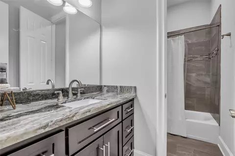 Bath - 1706 Opal Trl, Willis, TX 77378 photo 3 of 5