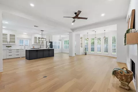 4634 Brazos Bend Dr, Missouri City, TX 77459