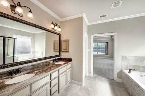 Bath - 11 Red Wagon Dr, Spring, TX 77389 photo 1 of 4