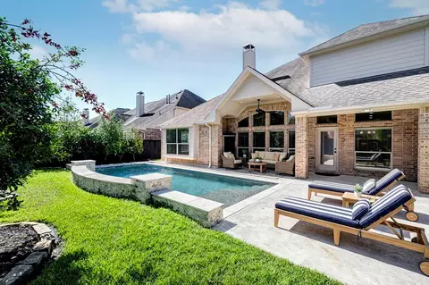 Exterior - 11 Red Wagon Dr, Spring, TX 77389 photo 4 of 6