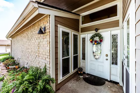2115 Normal Park Dr, Huntsville, TX 77340