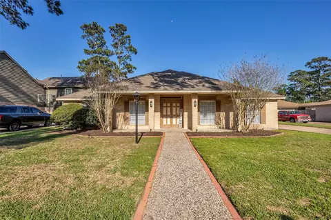 4801 Summer Ln, Baytown, TX 77521