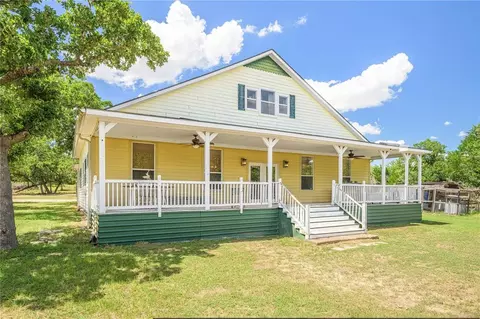 4310 Leslie Rd, Fayetteville, TX 78940