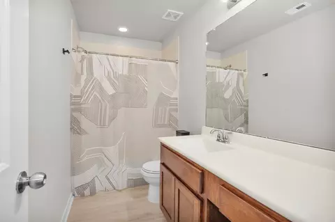 Bath - 9587 E Woodmark, Conroe, TX 77304 photo 4 of 4