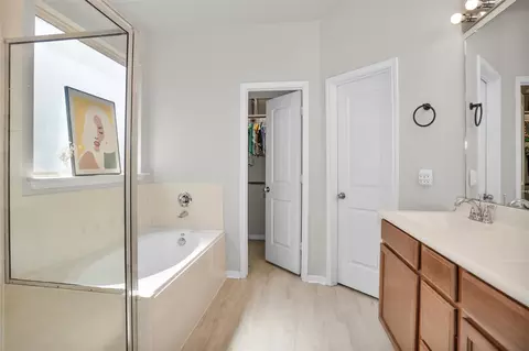 Bath - 9587 E Woodmark, Conroe, TX 77304 photo 2 of 4
