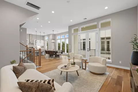 1193 W 19th St, Houston, TX 77008