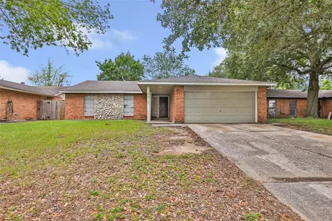 8415 Apothecary Ln, Houston, TX 77064