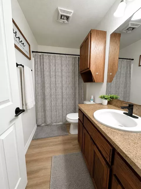 Bath - 2910 Hwy 69, Doucette, TX 75942 photo 3 of 3