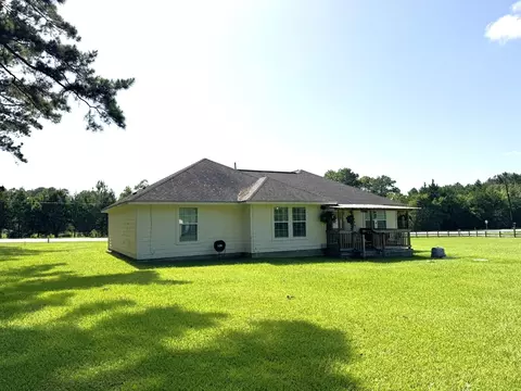 Exterior - 2910 Hwy 69, Doucette, TX 75942 photo 7 of 16
