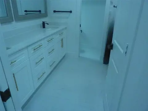 Bath - 6214 Old Spring Cypress Rd, Spring, TX 77379 photo 1 of 6