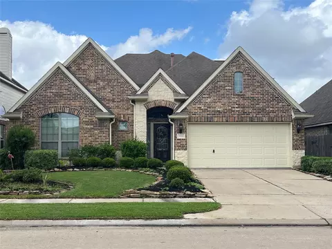 2106 Cambridge Bay Dr, Pearland, TX 77584