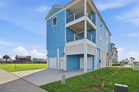 18 Blue Heron Cir, Jamaica Beach, TX 77554