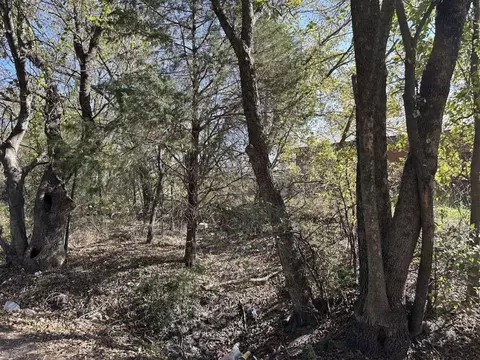 816 Pine St, Commerce, TX 75428 photo 3