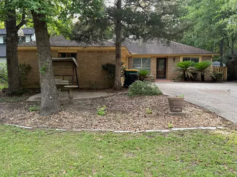 377 Rolling Hills Dr, Panorama Village, TX 77304