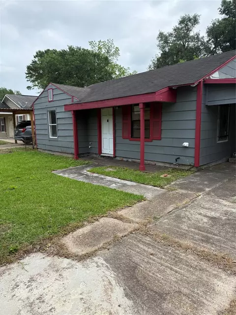 348 Garland St, Beaumont, TX 77705