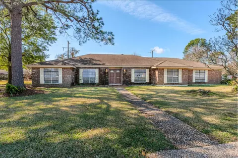 3649 Memorial Blvd, Port Arthur, TX 77640