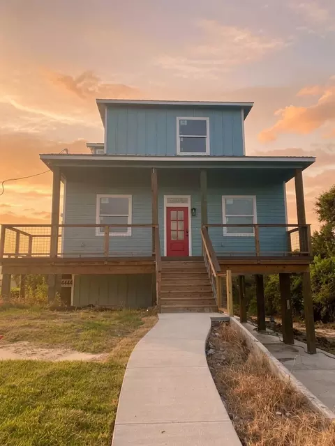 4444 Shady Lake Dr, Seabrook, TX 77586